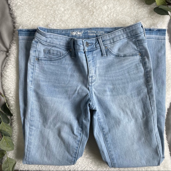 Mossimo Don’t Care Mid-Rise Power Stretch with Released Hem Jeggings - Picture 7 of 16